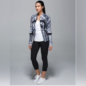 Lululemon Find Your Bliss Jacket
Black / Heat Wave White Black / White S…